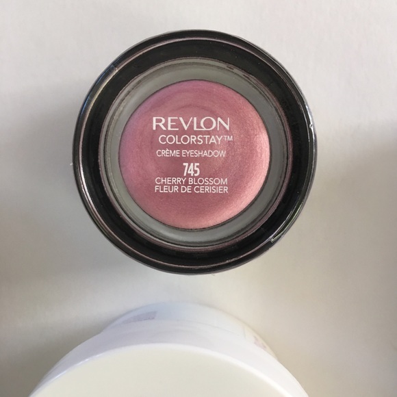 NWT Bag + makeup + remover + nail file - Picture 4 of 8